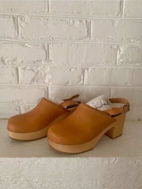 Swedish Hasbeens Tan Leather Buckle Clog Closed Toe Women's EU 40